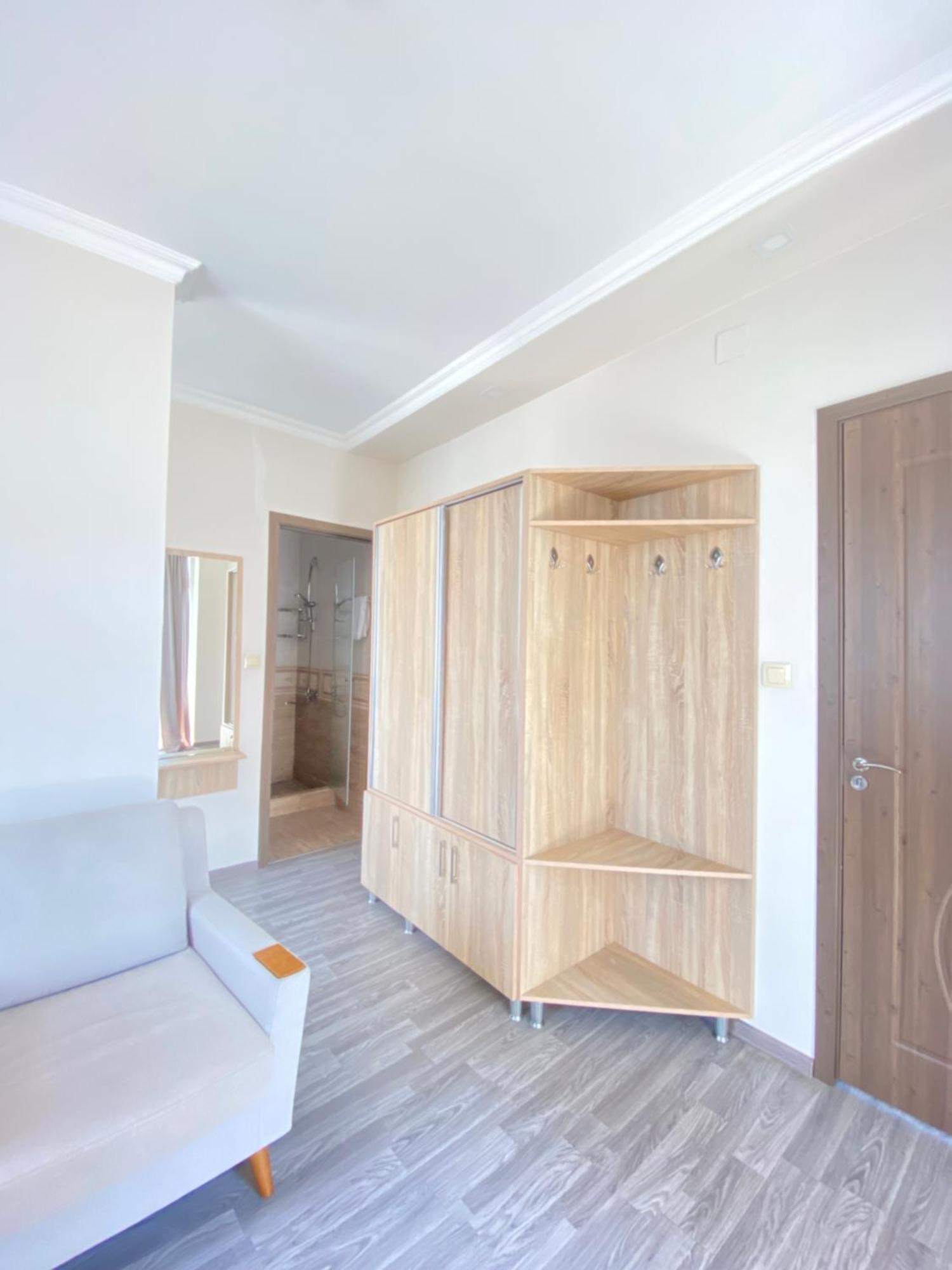 Hotel Garanti Batumi Bagian luar foto