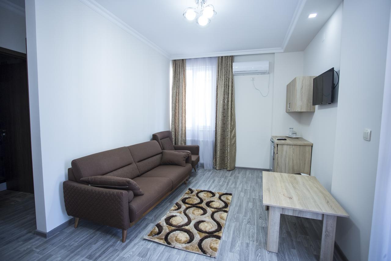 Hotel Garanti Batumi Bagian luar foto