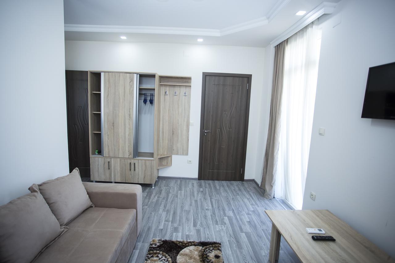 Hotel Garanti Batumi Bagian luar foto