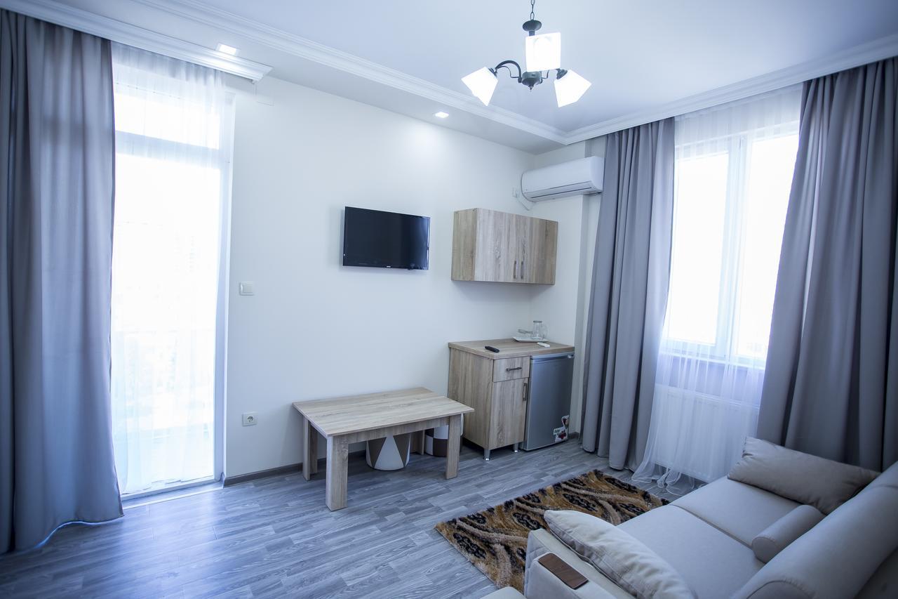 Hotel Garanti Batumi Bagian luar foto