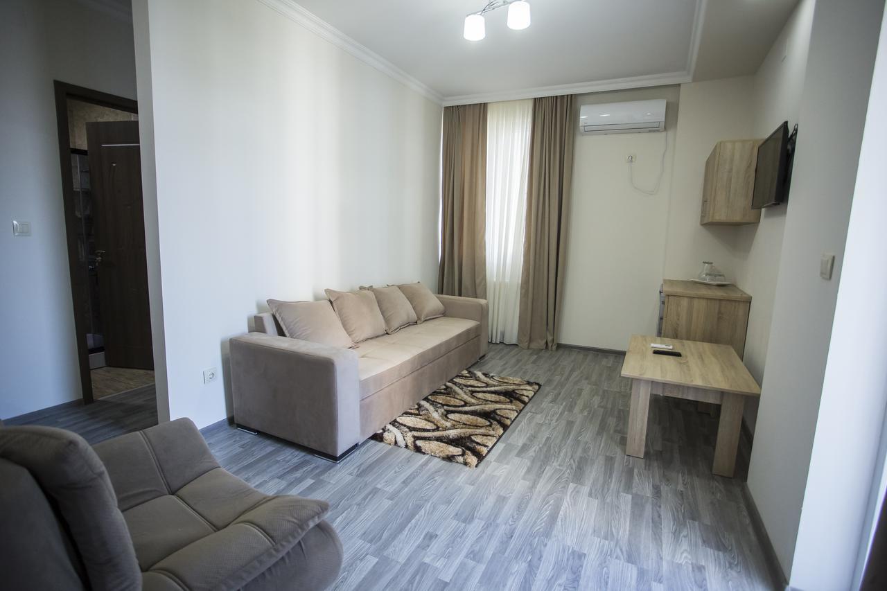 Hotel Garanti Batumi Bagian luar foto